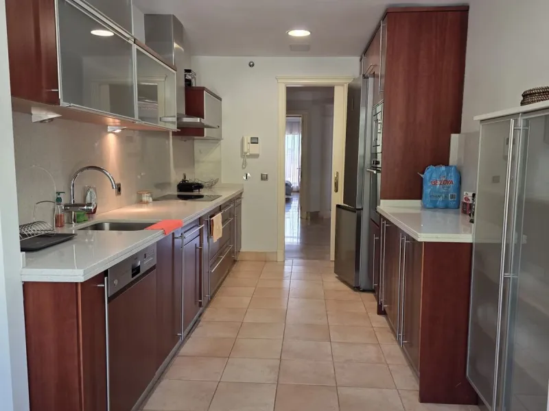 Middle Floor Apartment, Sierra Blanca, Costa del Sol.