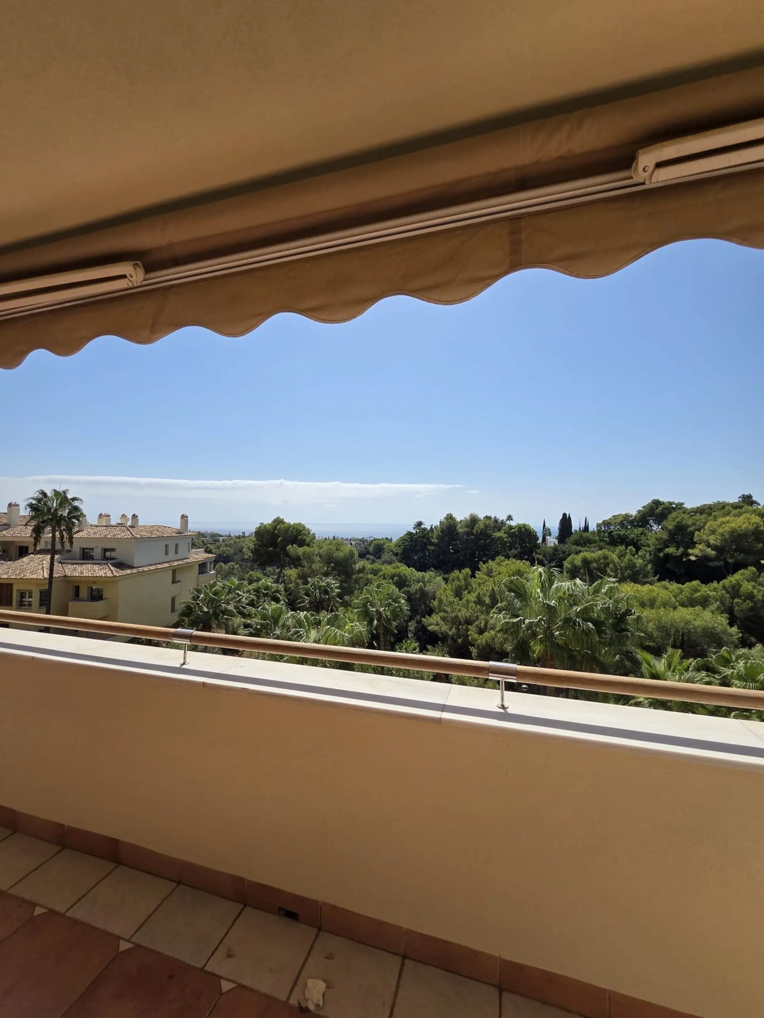 Middle Floor Apartment, Sierra Blanca, Costa del Sol.