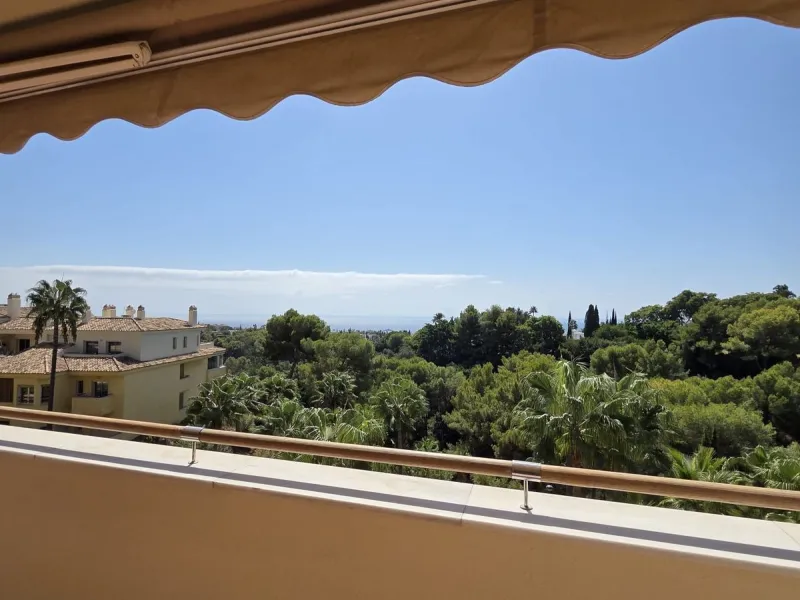 Middle Floor Apartment, Sierra Blanca, Costa del Sol.