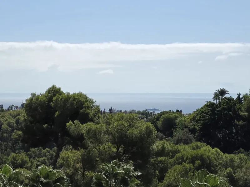Middle Floor Apartment, Sierra Blanca, Costa del Sol.