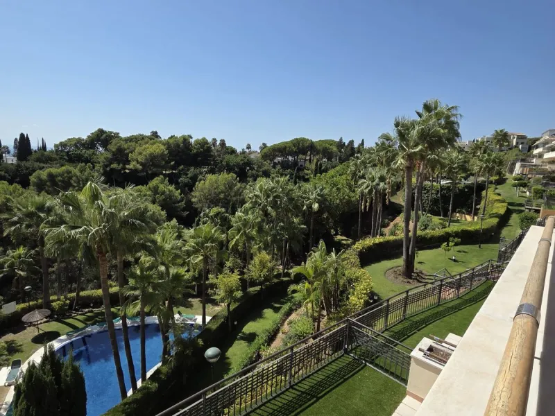 Middle Floor Apartment, Sierra Blanca, Costa del Sol.