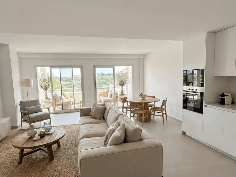 Apartment - Ground Floor Apartment в продаже в Estepona, Málaga. В доме 3 спален и 2 ванных комнат. Площадь дома 125 м²