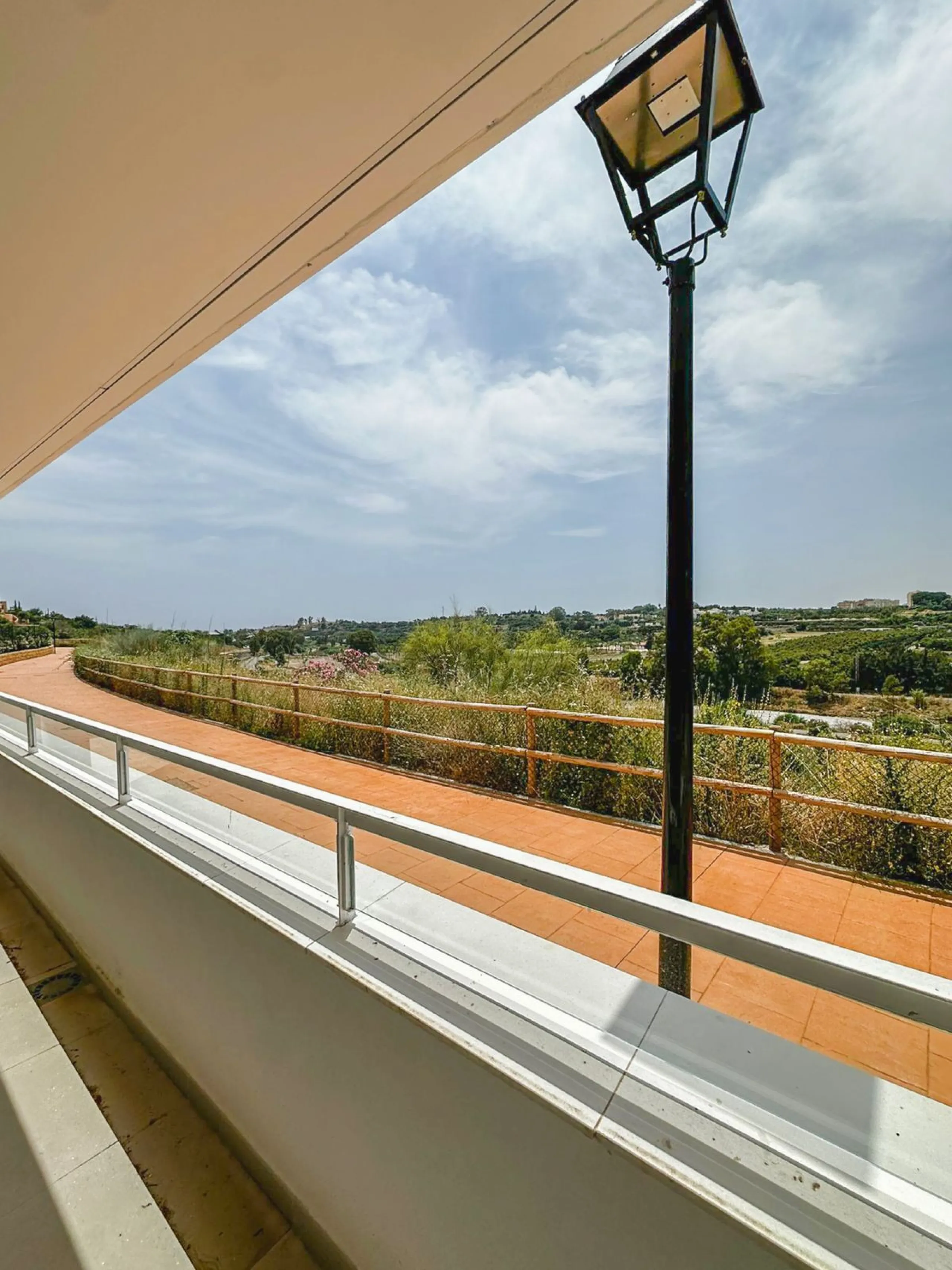 Apartment - Ground Floor Apartment в продаже в Estepona, Málaga. В доме 3 спален и 2 ванных комнат. Площадь дома 125 м²