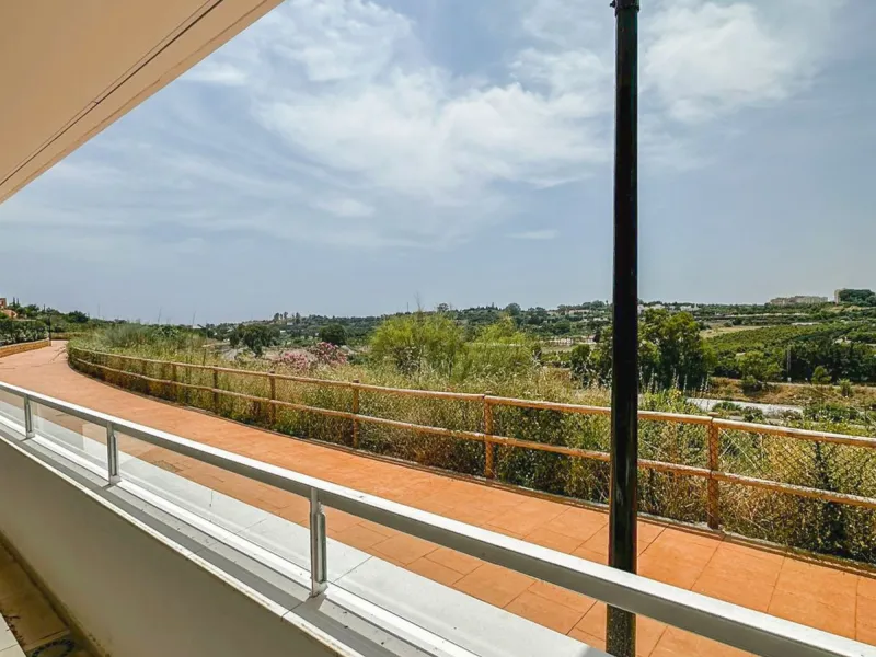Apartment - Ground Floor Apartment в продаже в Estepona, Málaga. В доме 3 спален и 2 ванных комнат. Площадь дома 125 м²
