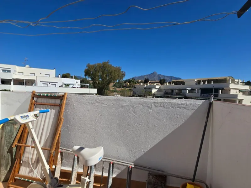 Charming three-storey Andalusian-style townhouse, located in a privileged and rapidly growing area of Marbella, between Marbella and San Pedro de Alcántara.