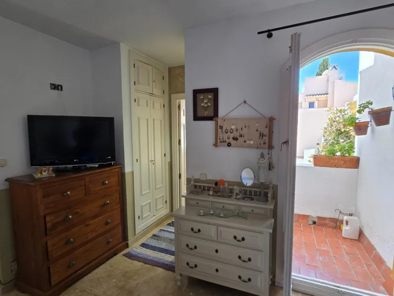 Charming three-storey Andalusian-style townhouse, located in a privileged and rapidly growing area of Marbella, between Marbella and San Pedro de Alcántara.