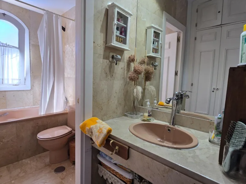 Charming three-storey Andalusian-style townhouse, located in a privileged and rapidly growing area of Marbella, between Marbella and San Pedro de Alcántara.