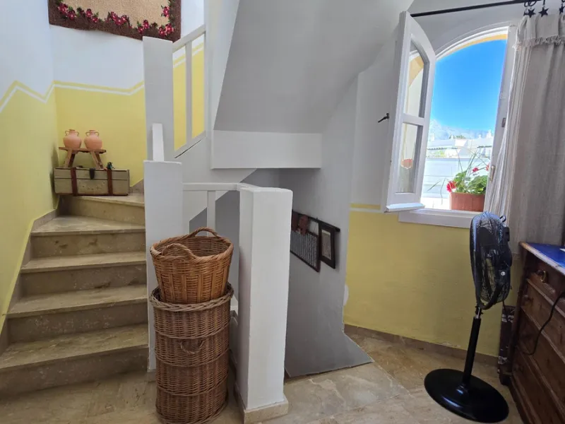 Charming three-storey Andalusian-style townhouse, located in a privileged and rapidly growing area of Marbella, between Marbella and San Pedro de Alcántara.