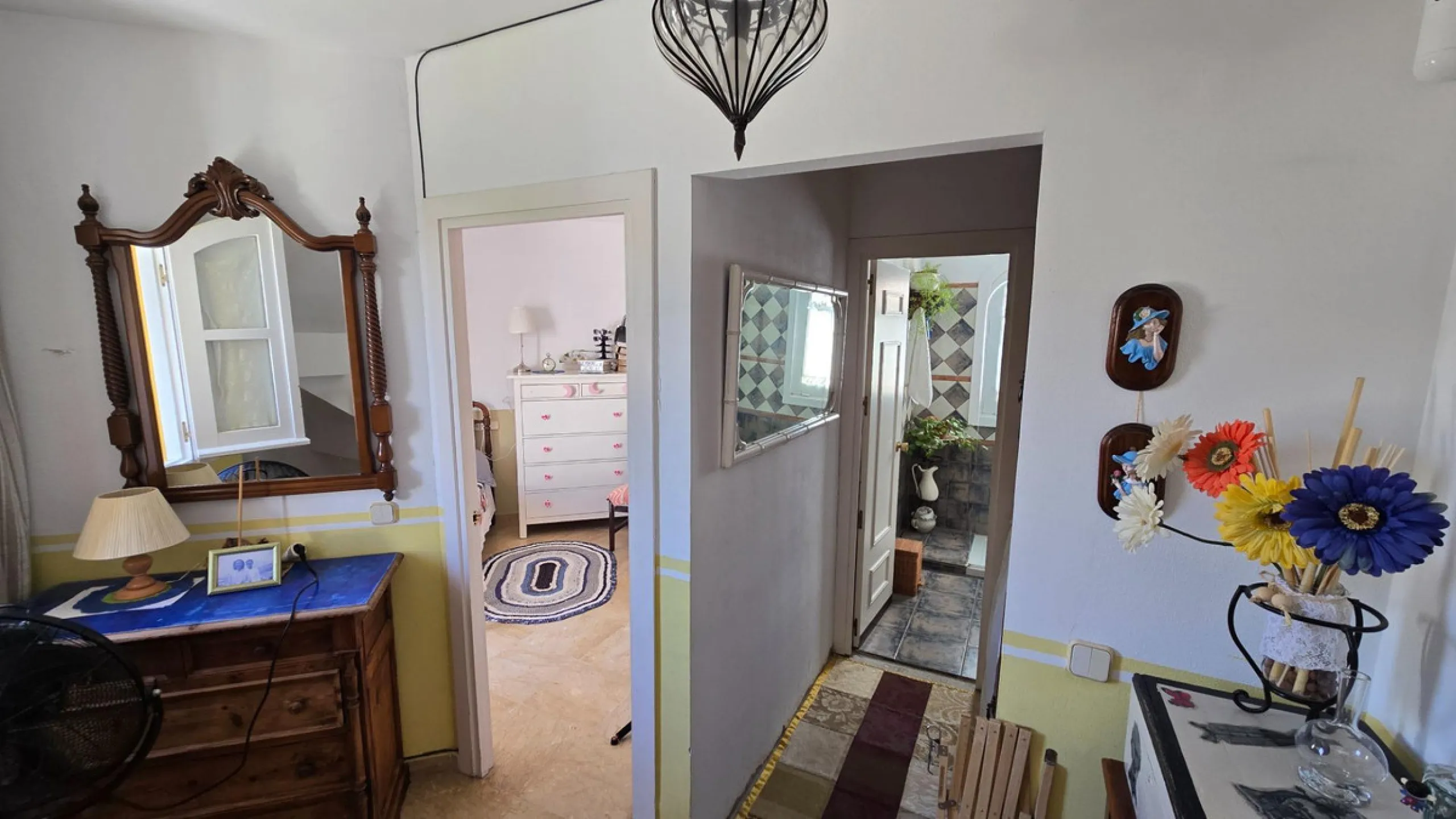 Charming three-storey Andalusian-style townhouse, located in a privileged and rapidly growing area of Marbella, between Marbella and San Pedro de Alcántara.