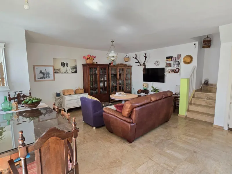 Charming three-storey Andalusian-style townhouse, located in a privileged and rapidly growing area of Marbella, between Marbella and San Pedro de Alcántara.