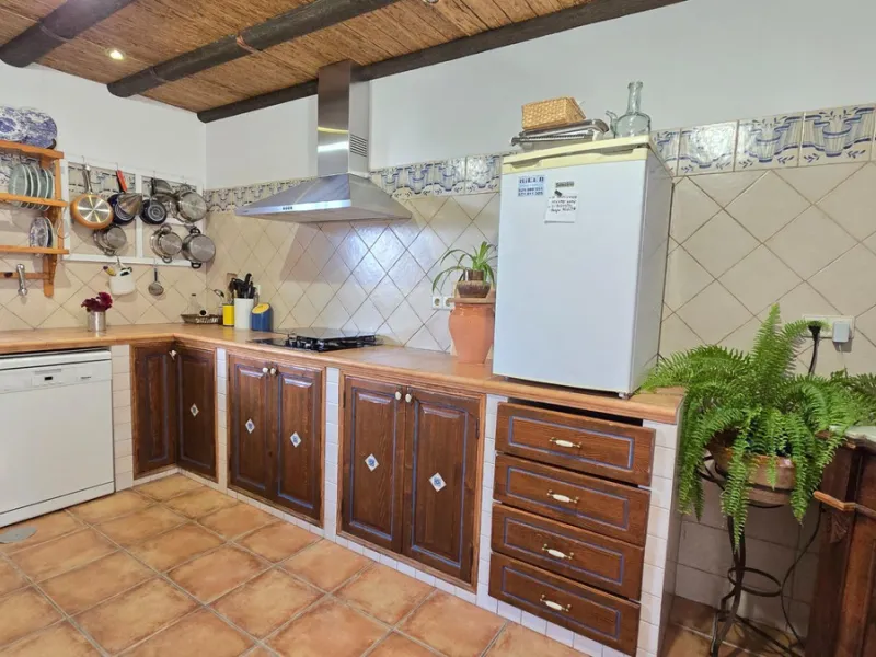 Charming three-storey Andalusian-style townhouse, located in a privileged and rapidly growing area of Marbella, between Marbella and San Pedro de Alcántara.