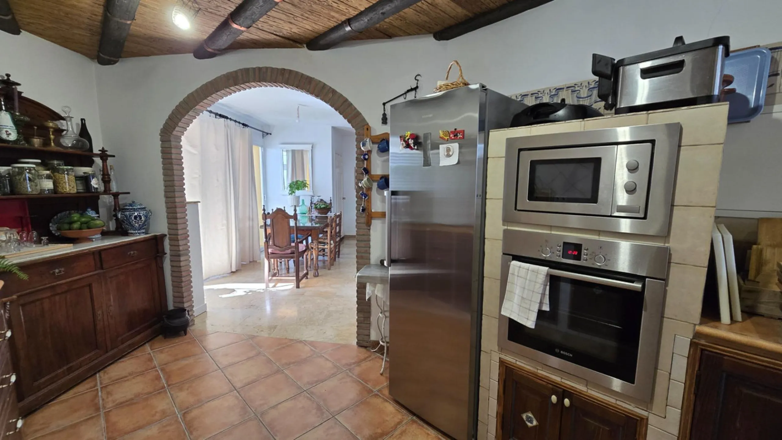 Charming three-storey Andalusian-style townhouse, located in a privileged and rapidly growing area of Marbella, between Marbella and San Pedro de Alcántara.