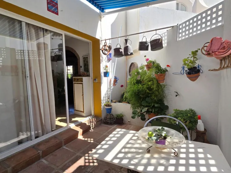 Charming three-storey Andalusian-style townhouse, located in a privileged and rapidly growing area of Marbella, between Marbella and San Pedro de Alcántara.