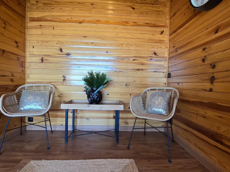 Located in a unique enclave within a protected natural reserve, this 4-bedroom villa offers the best panoramic view of Málaga, with the peace of mind knowing that nothing can ever be built around it. Just 8 minutes from the city center, it combines the be