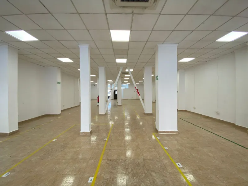 Commercial - Commercial Premises в продаже в Málaga, Málaga. Площадь дома 368 м²