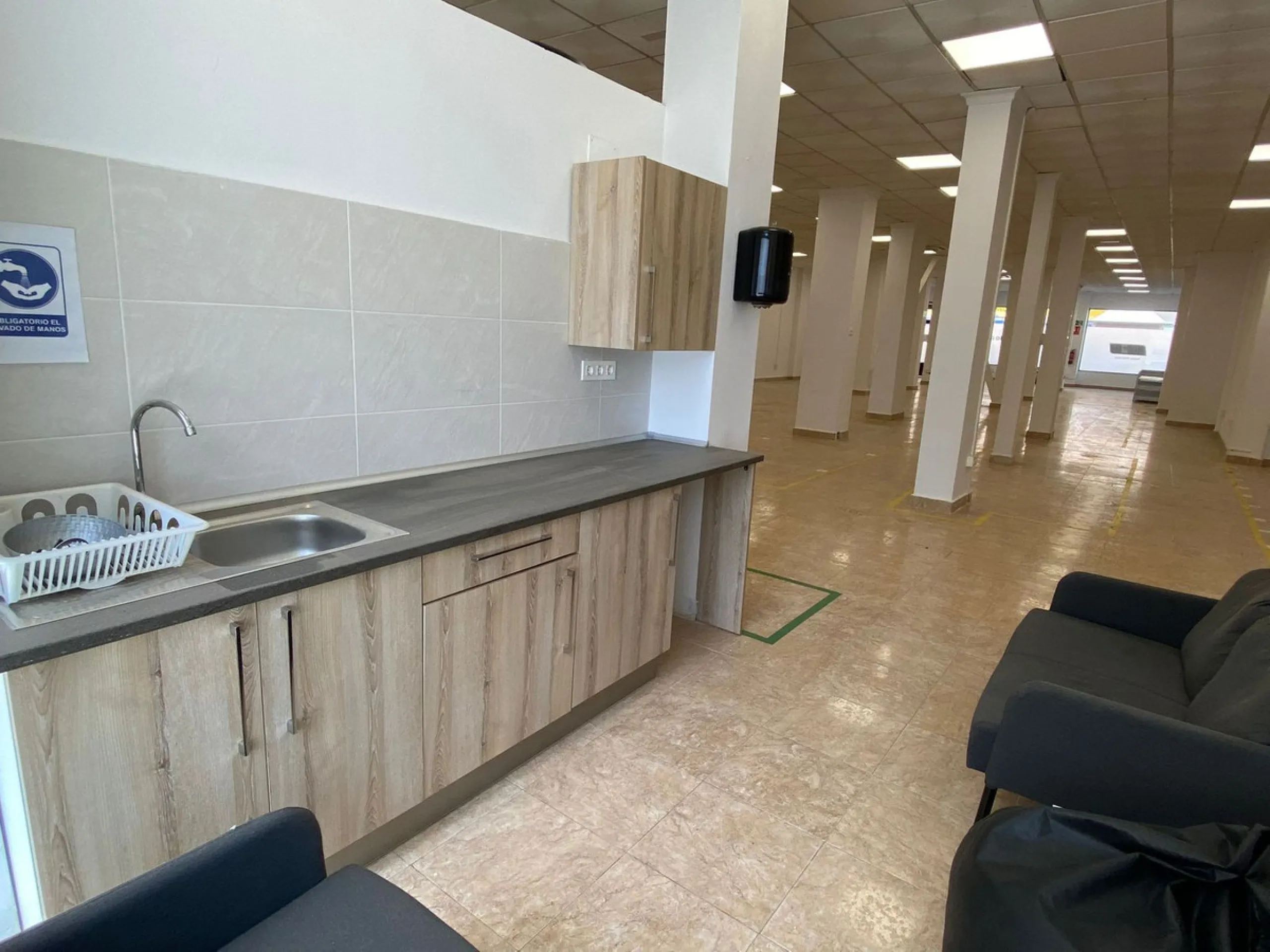 Commercial - Commercial Premises в продаже в Málaga, Málaga. Площадь дома 368 м²