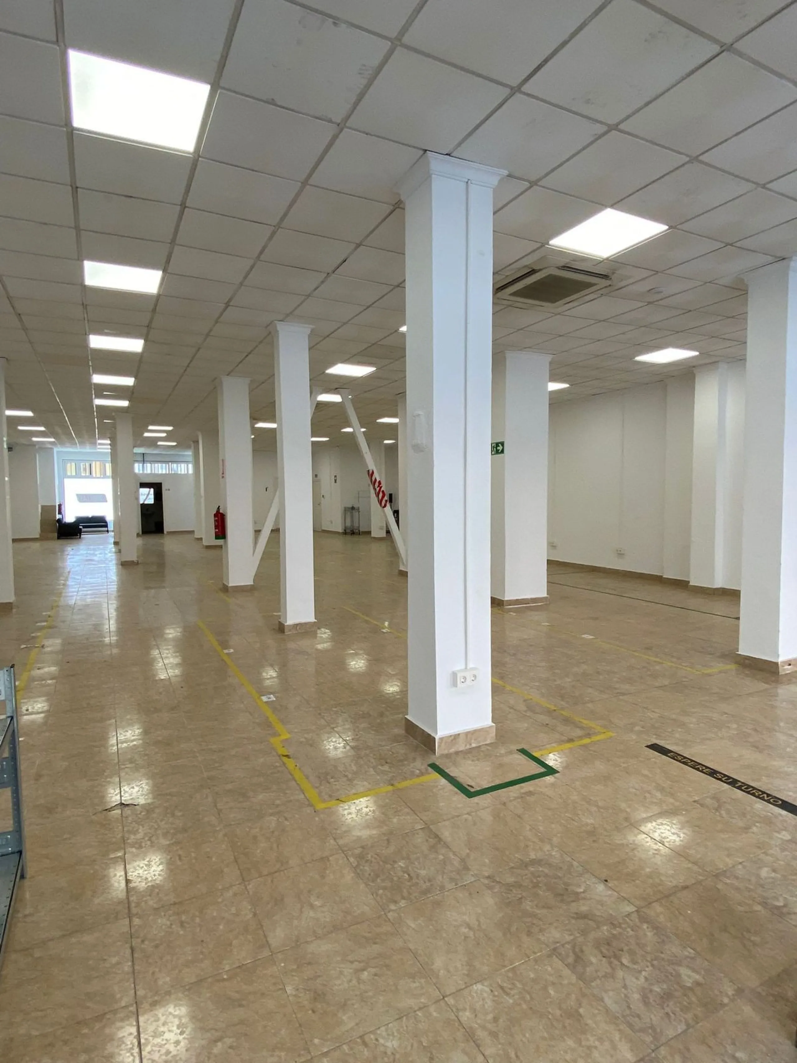 Commercial - Commercial Premises в продаже в Málaga, Málaga. Площадь дома 368 м²