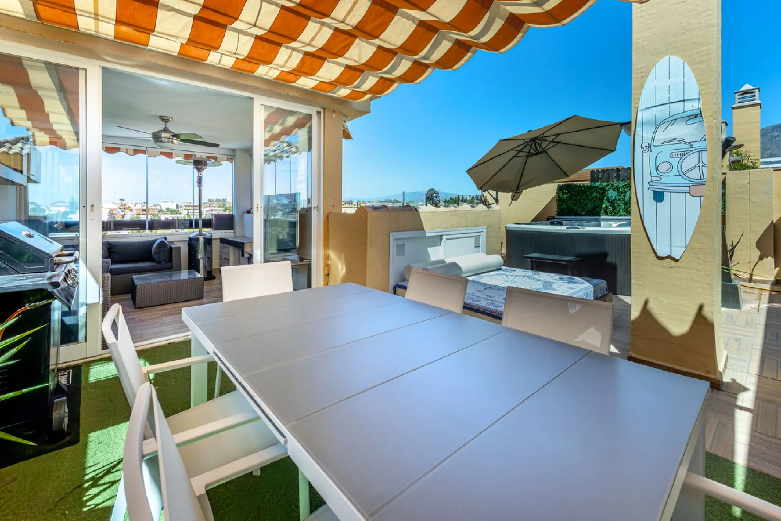 RENOVATED DUPLEX PENTHOUSE WITH LARGE TERRACE – LOS PACOS, FUENGIROLA