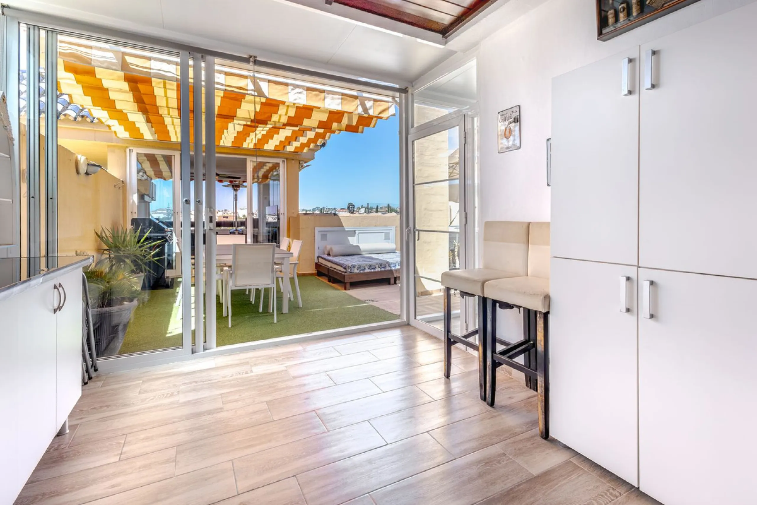 RENOVATED DUPLEX PENTHOUSE WITH LARGE TERRACE – LOS PACOS, FUENGIROLA