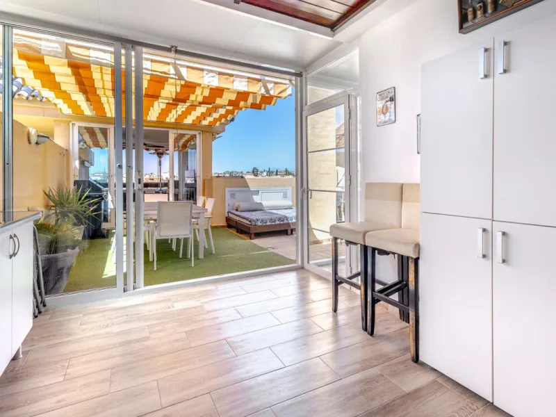 RENOVATED DUPLEX PENTHOUSE WITH LARGE TERRACE – LOS PACOS, FUENGIROLA