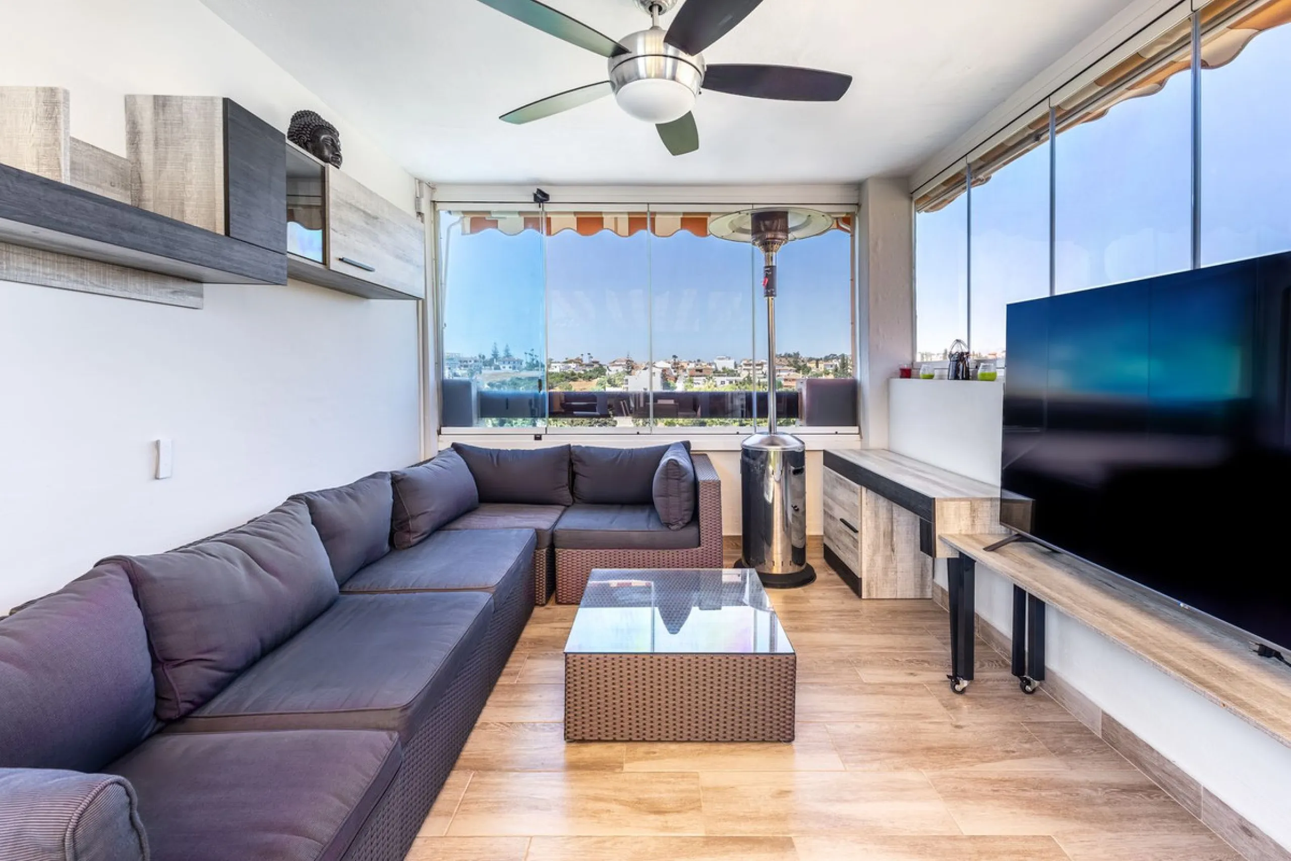 RENOVATED DUPLEX PENTHOUSE WITH LARGE TERRACE – LOS PACOS, FUENGIROLA