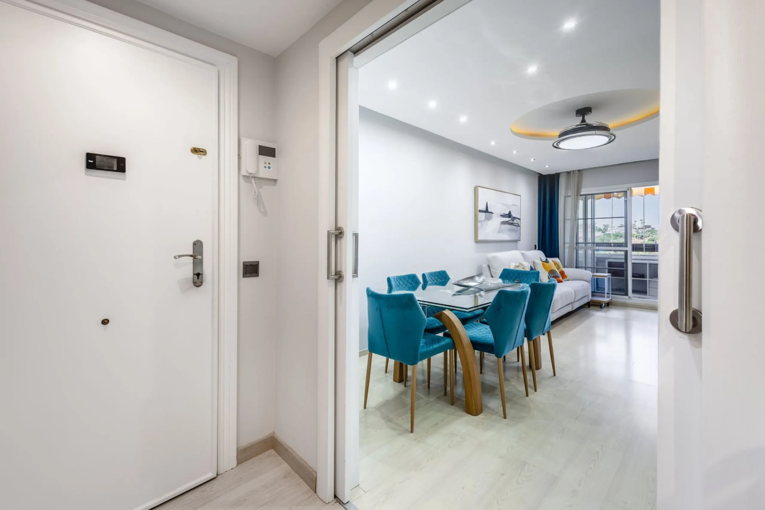 RENOVATED DUPLEX PENTHOUSE WITH LARGE TERRACE – LOS PACOS, FUENGIROLA