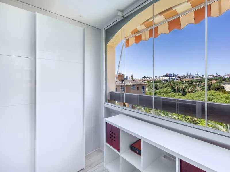 RENOVATED DUPLEX PENTHOUSE WITH LARGE TERRACE – LOS PACOS, FUENGIROLA