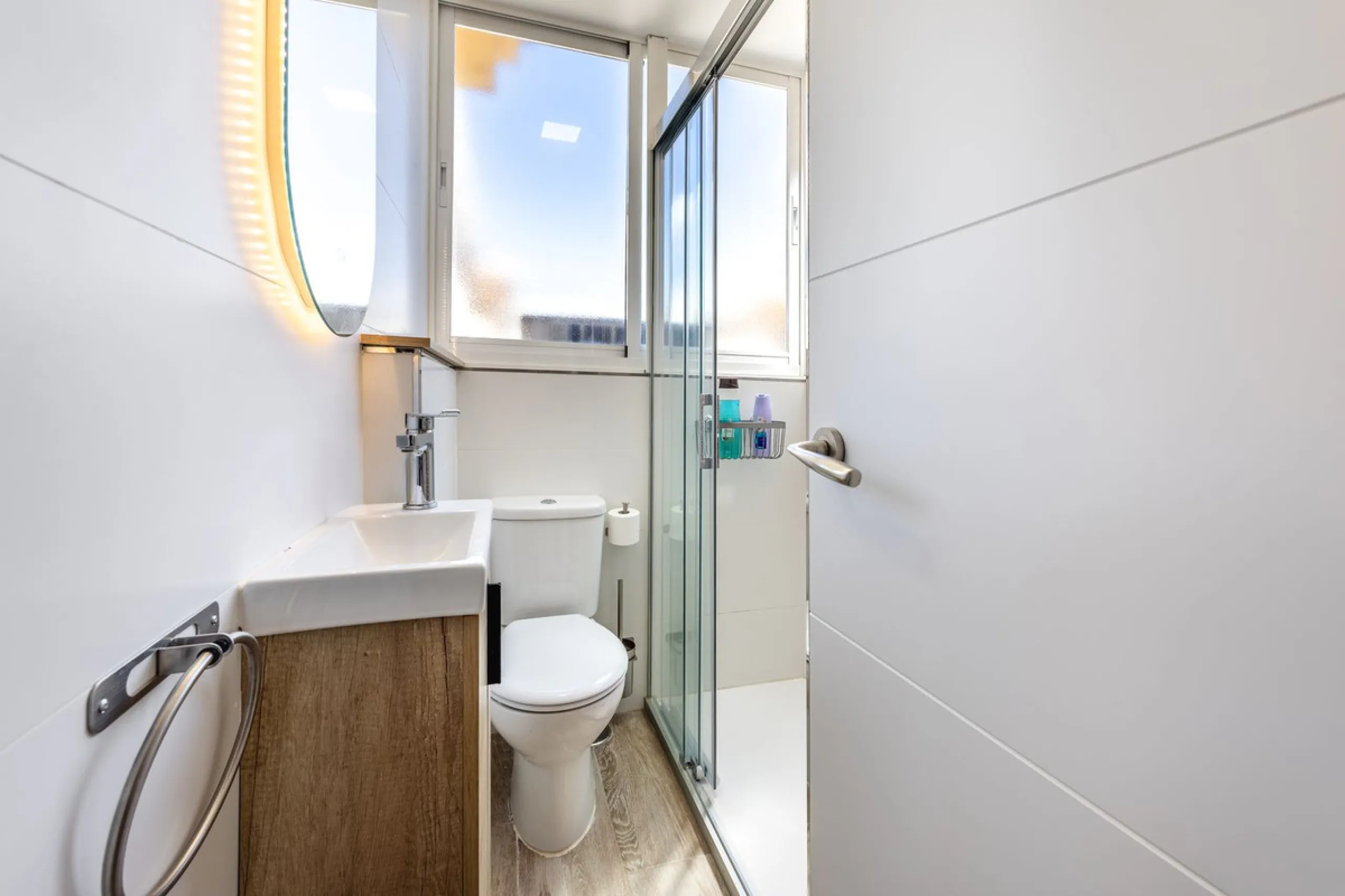 RENOVATED DUPLEX PENTHOUSE WITH LARGE TERRACE – LOS PACOS, FUENGIROLA