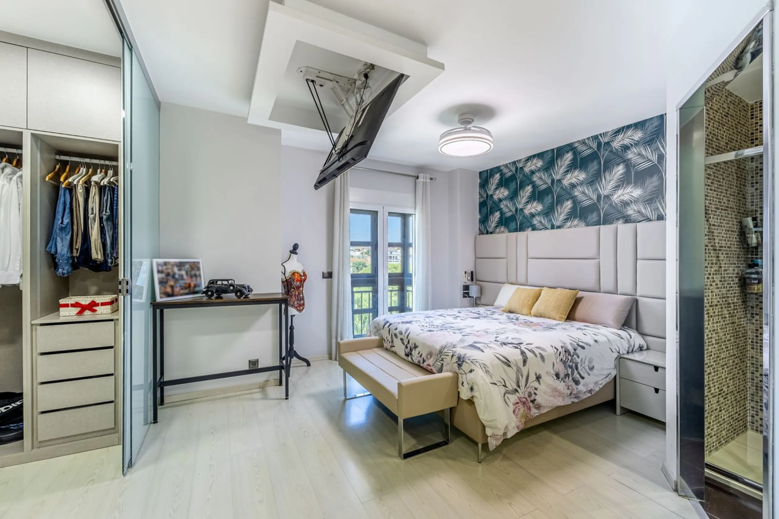 RENOVATED DUPLEX PENTHOUSE WITH LARGE TERRACE – LOS PACOS, FUENGIROLA