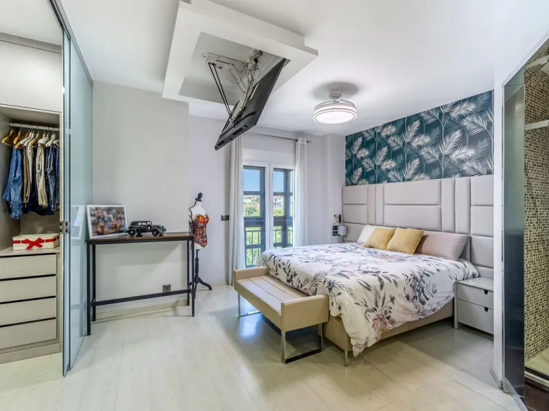 RENOVATED DUPLEX PENTHOUSE WITH LARGE TERRACE – LOS PACOS, FUENGIROLA