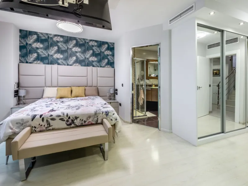 RENOVATED DUPLEX PENTHOUSE WITH LARGE TERRACE – LOS PACOS, FUENGIROLA