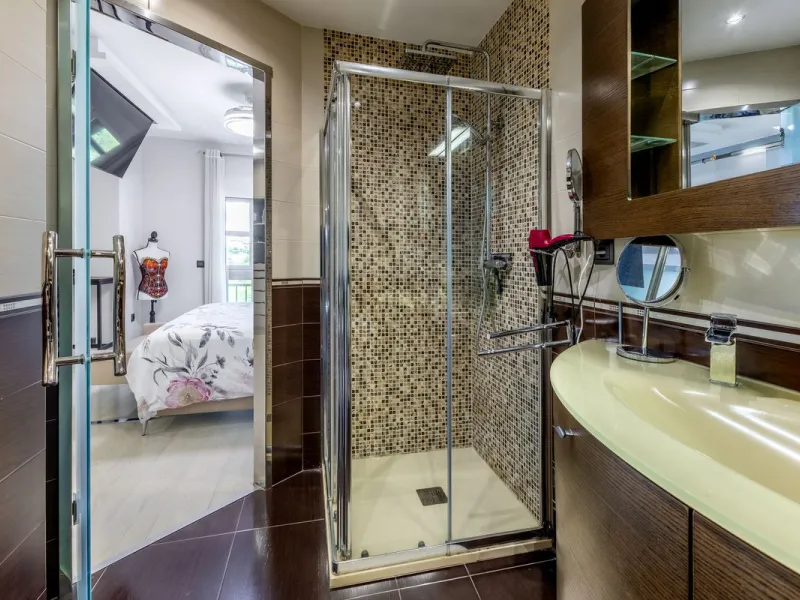 RENOVATED DUPLEX PENTHOUSE WITH LARGE TERRACE – LOS PACOS, FUENGIROLA