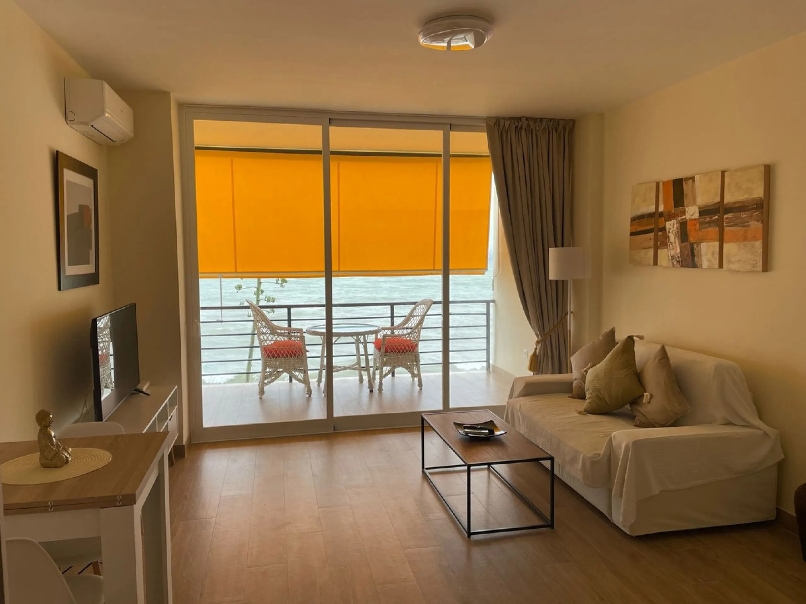 Renovated Studio Apartment with Sea Views in Torremolinos