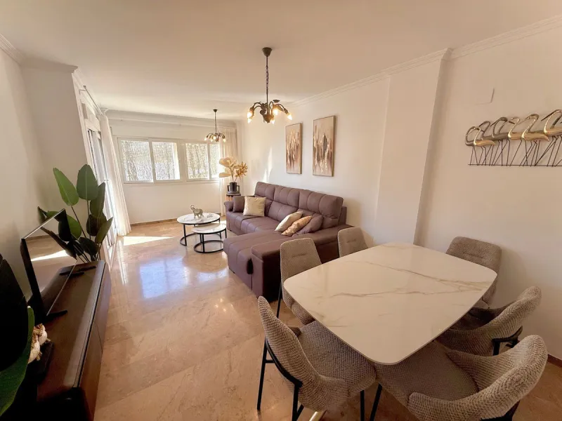 Stunning Middle Floor Apartment located in the highly sought-after area of Calahonda, on the Costa del Sol, this beautifully presented middle floor apartment offers an exceptional opportunity for those seeking a modern, beachfront lifestyle with the conve