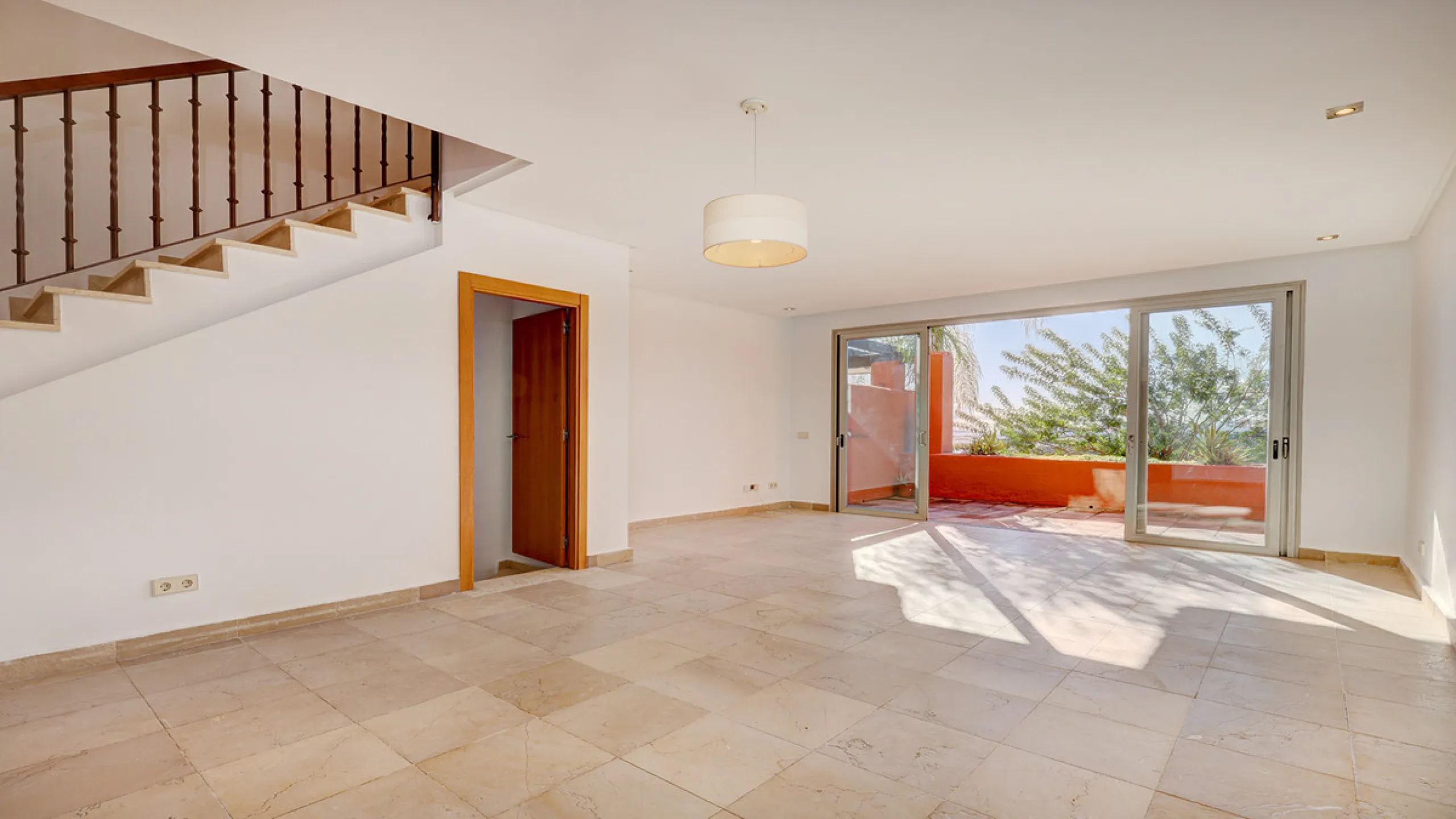 House - Townhouse в продаже в Manilva, Málaga. В доме 2 спален и 3 ванных комнат. Площадь дома 333 м²
