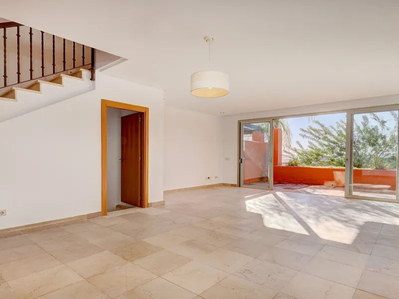 House - Townhouse в продаже в Manilva, Málaga. В доме 2 спален и 3 ванных комнат. Площадь дома 333 м²