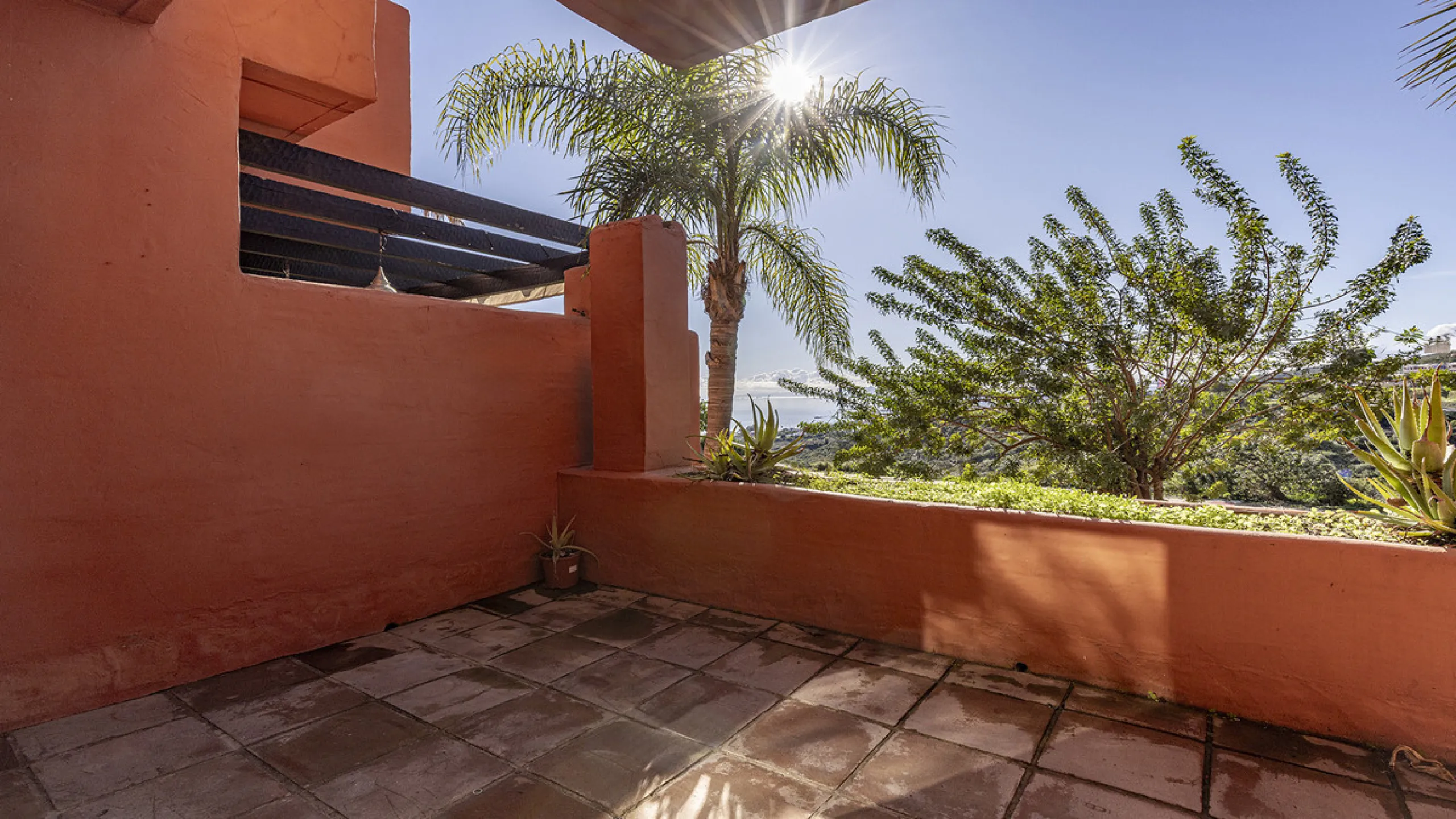 House - Townhouse в продаже в Manilva, Málaga. В доме 2 спален и 3 ванных комнат. Площадь дома 333 м²