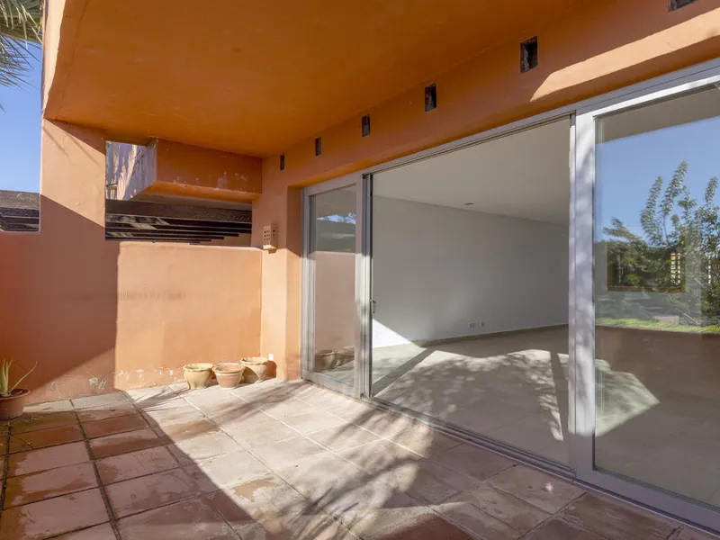 House - Townhouse в продаже в Manilva, Málaga. В доме 2 спален и 3 ванных комнат. Площадь дома 333 м²