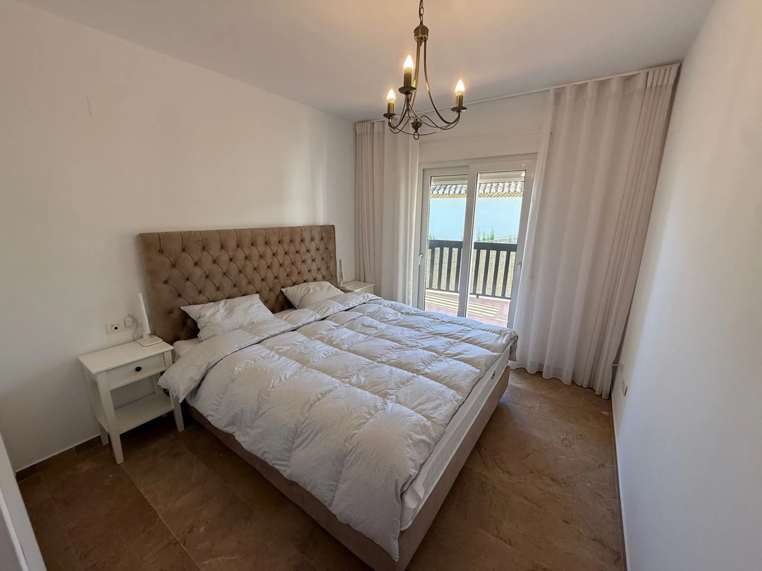 Апартамент средний этаж, Calahonda, Costa del Sol