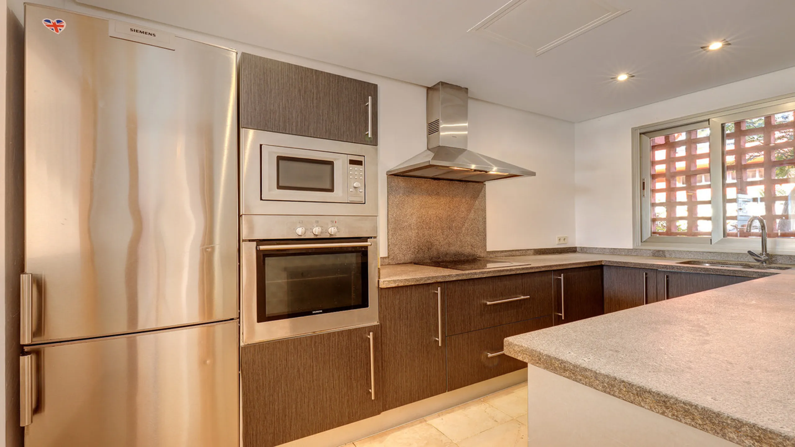 House - Townhouse в продаже в Manilva, Málaga. В доме 2 спален и 3 ванных комнат. Площадь дома 333 м²