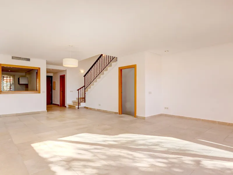 House - Townhouse в продаже в Manilva, Málaga. В доме 2 спален и 3 ванных комнат. Площадь дома 333 м²