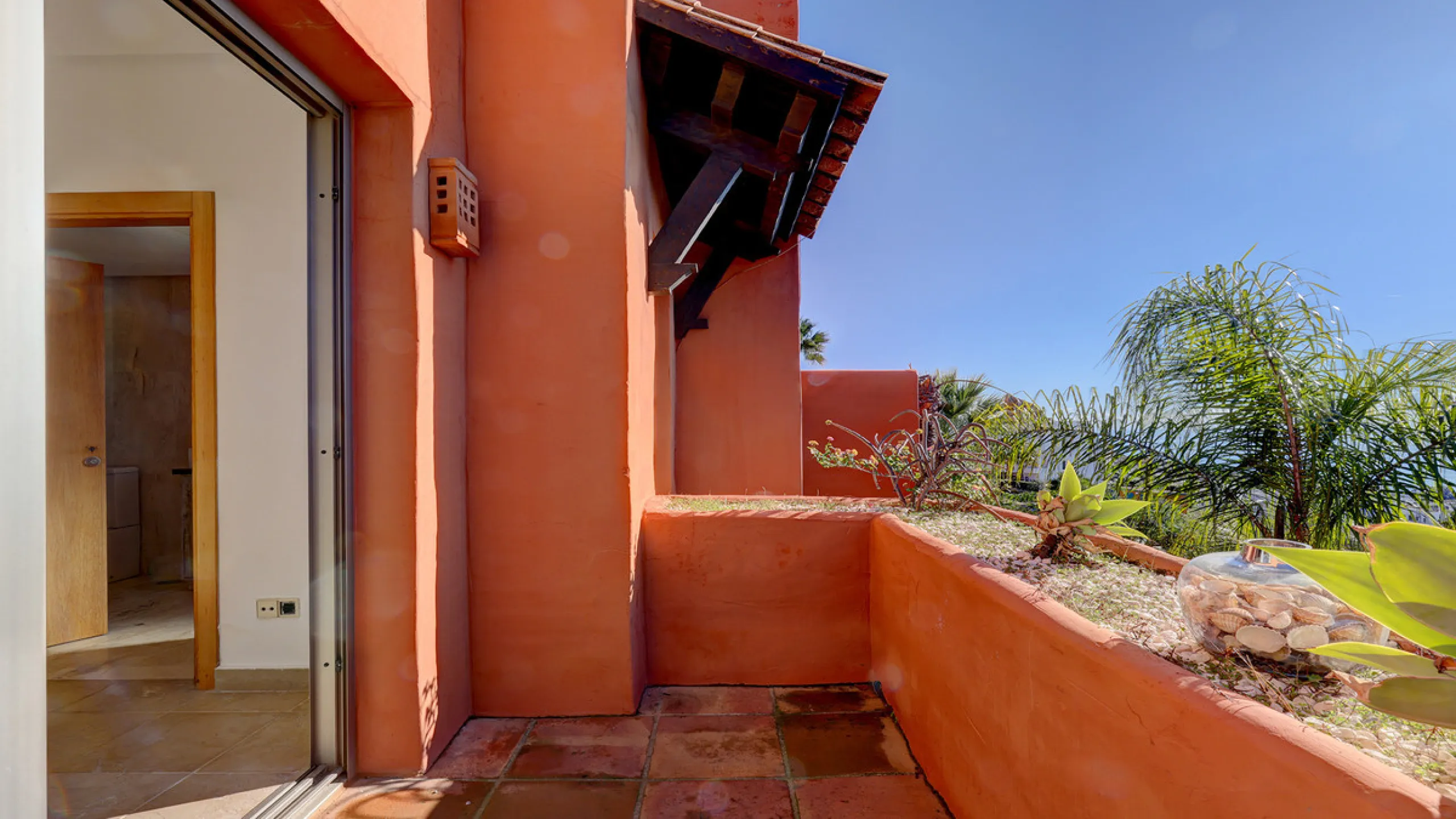 House - Townhouse в продаже в Manilva, Málaga. В доме 2 спален и 3 ванных комнат. Площадь дома 333 м²