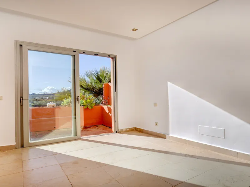 House - Townhouse в продаже в Manilva, Málaga. В доме 2 спален и 3 ванных комнат. Площадь дома 333 м²