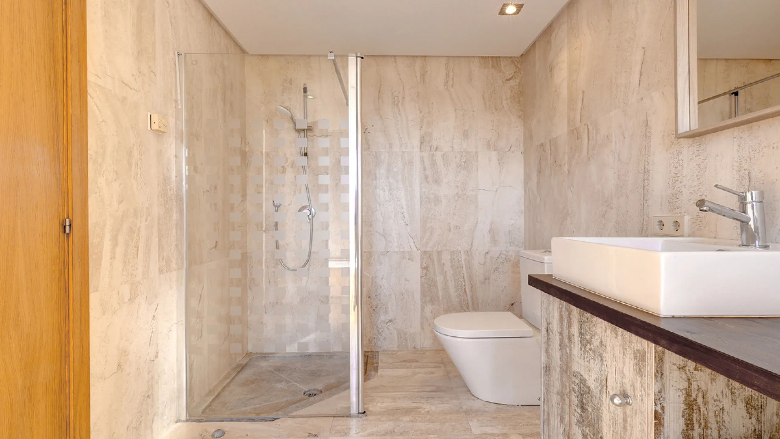 House - Townhouse в продаже в Manilva, Málaga. В доме 2 спален и 3 ванных комнат. Площадь дома 333 м²