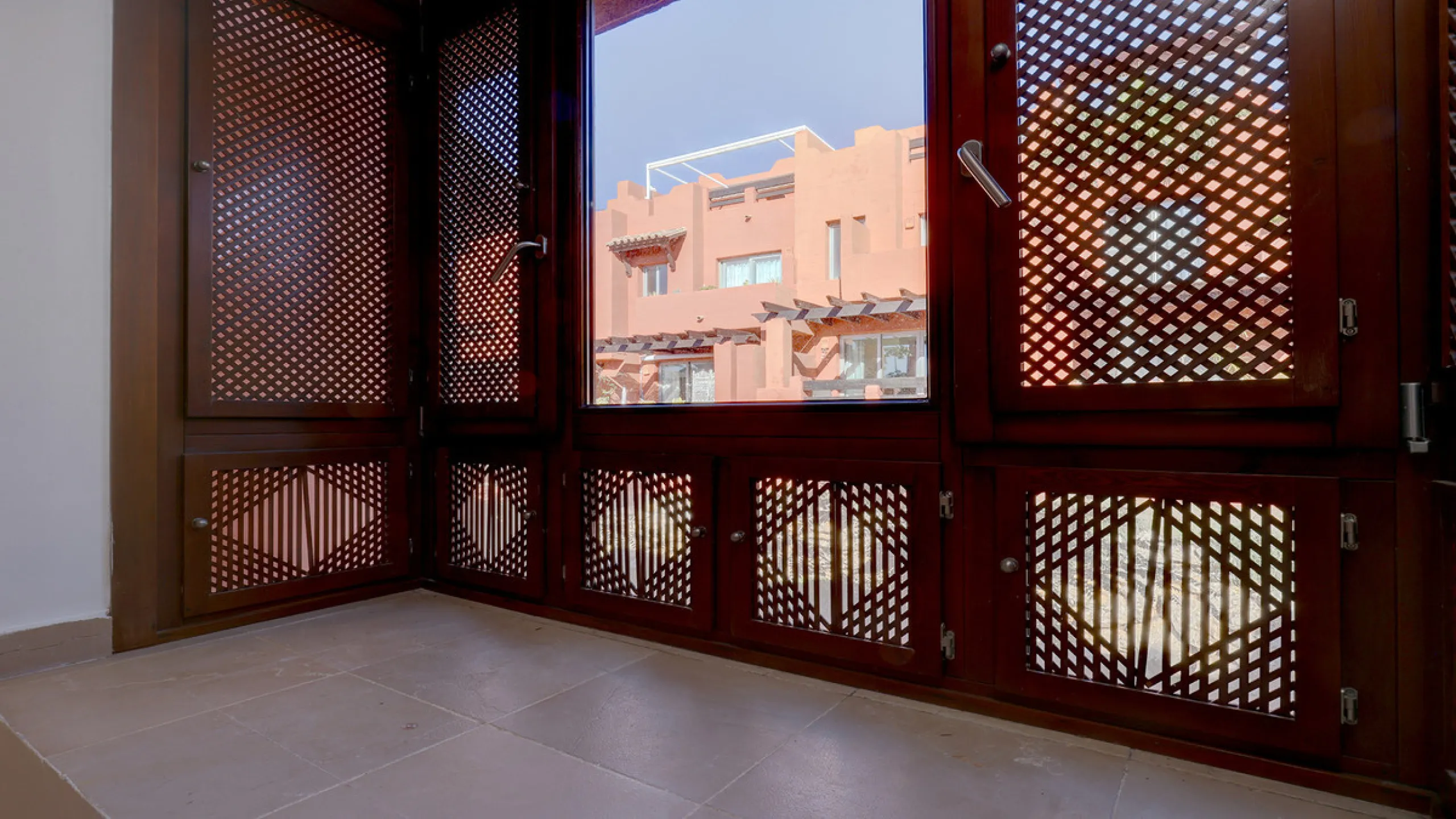 House - Townhouse в продаже в Manilva, Málaga. В доме 2 спален и 3 ванных комнат. Площадь дома 333 м²