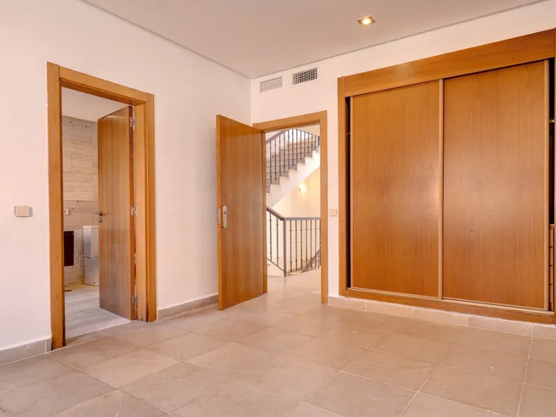 House - Townhouse в продаже в Manilva, Málaga. В доме 2 спален и 3 ванных комнат. Площадь дома 333 м²