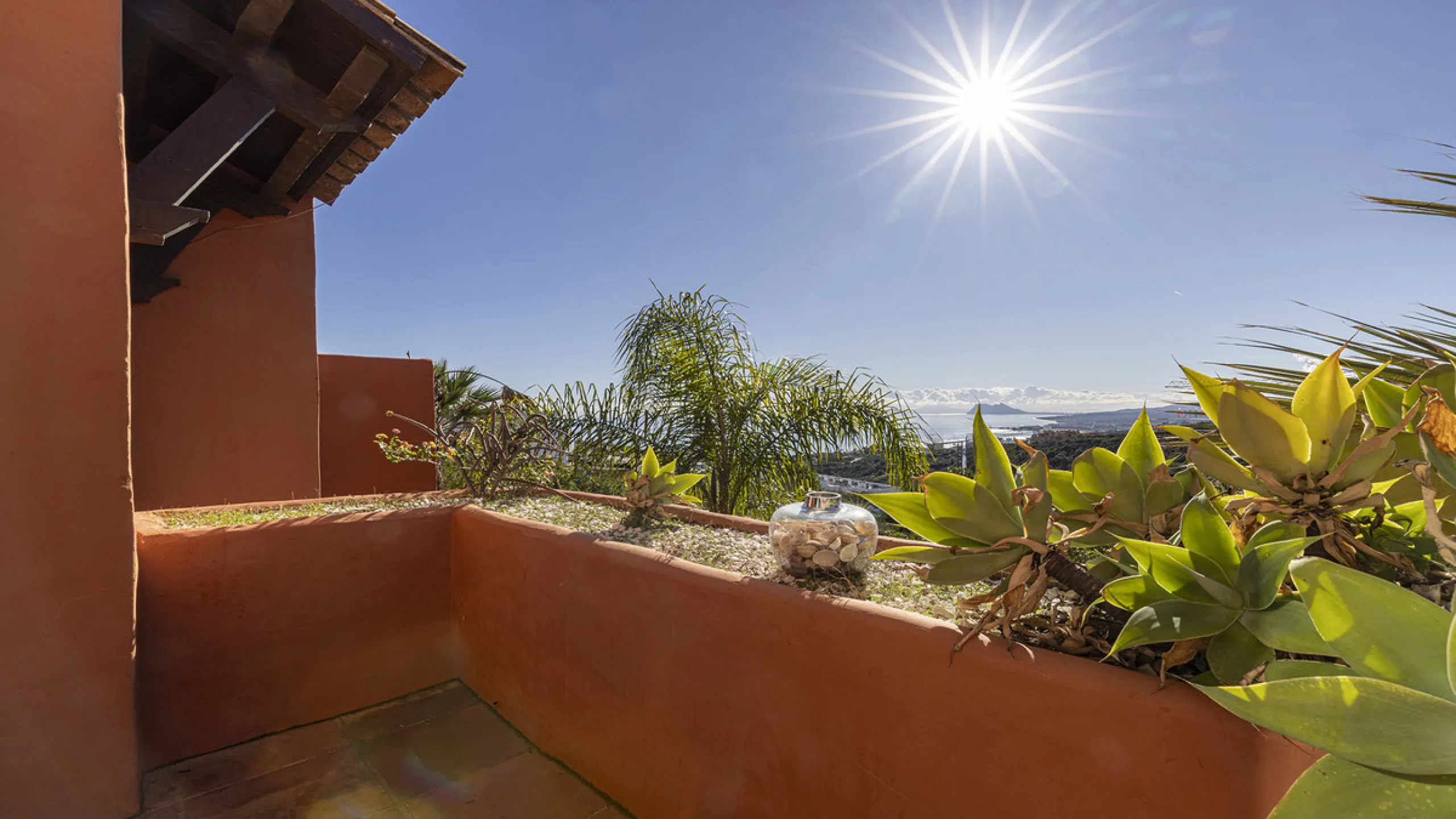 House - Townhouse в продаже в Manilva, Málaga. В доме 2 спален и 3 ванных комнат. Площадь дома 333 м²