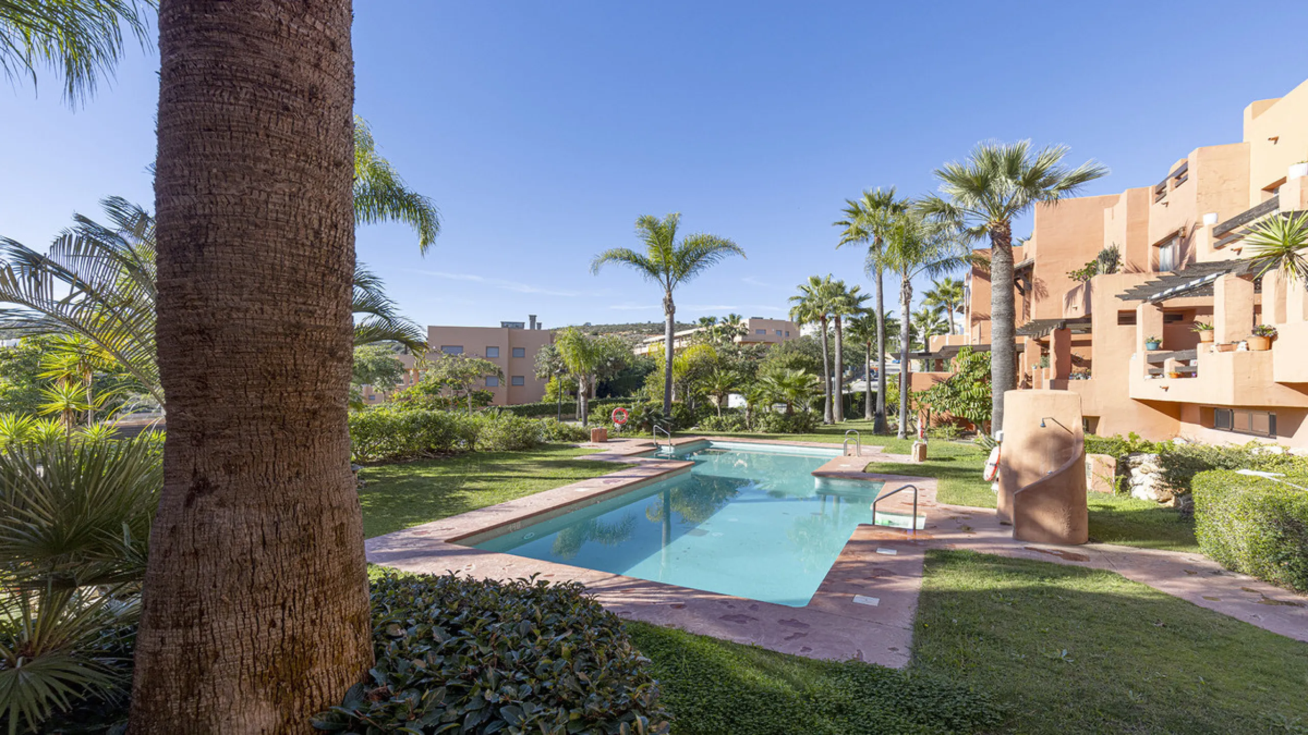House - Townhouse в продаже в Manilva, Málaga. В доме 2 спален и 3 ванных комнат. Площадь дома 333 м²