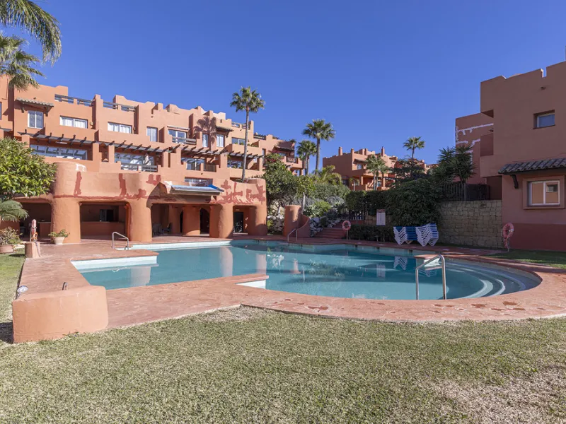 House - Townhouse в продаже в Manilva, Málaga. В доме 2 спален и 3 ванных комнат. Площадь дома 333 м²