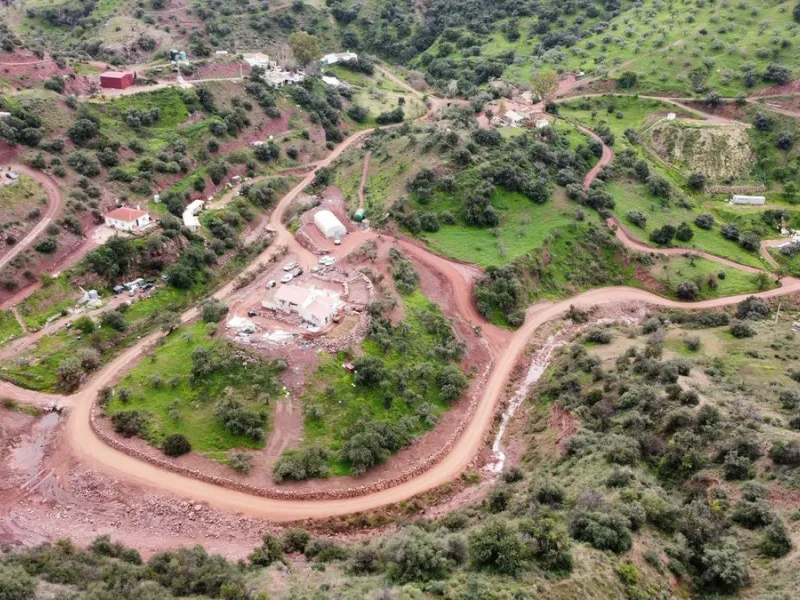 EXCLUSIVE SUSTAINABLE RUSTIC ESTATE · 50,000 m² · LUXURY ECO-FRIENDLY VILLA